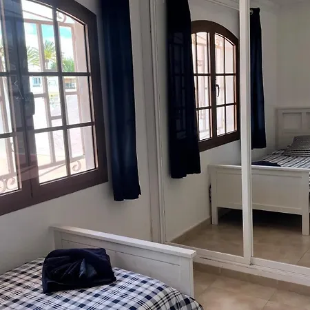 La Cumbre 4a - Sea Views -2 Bed - 2 Bath - Mezzanine Floor - Aircon - Uk Tv Lägenhet